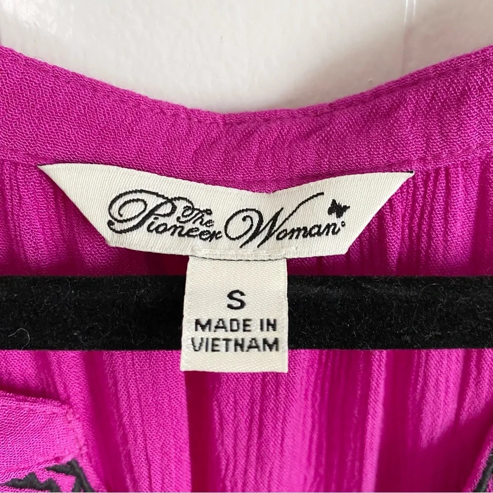 The Pioneer Woman Embroidered Peasant Top Womens Size Small Fuchsia Boho